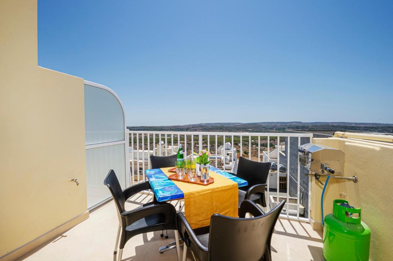 Summer Breeze Apartment With Panoramic Terrace - By Getawaysmalta Mellieħa Exteriör bild