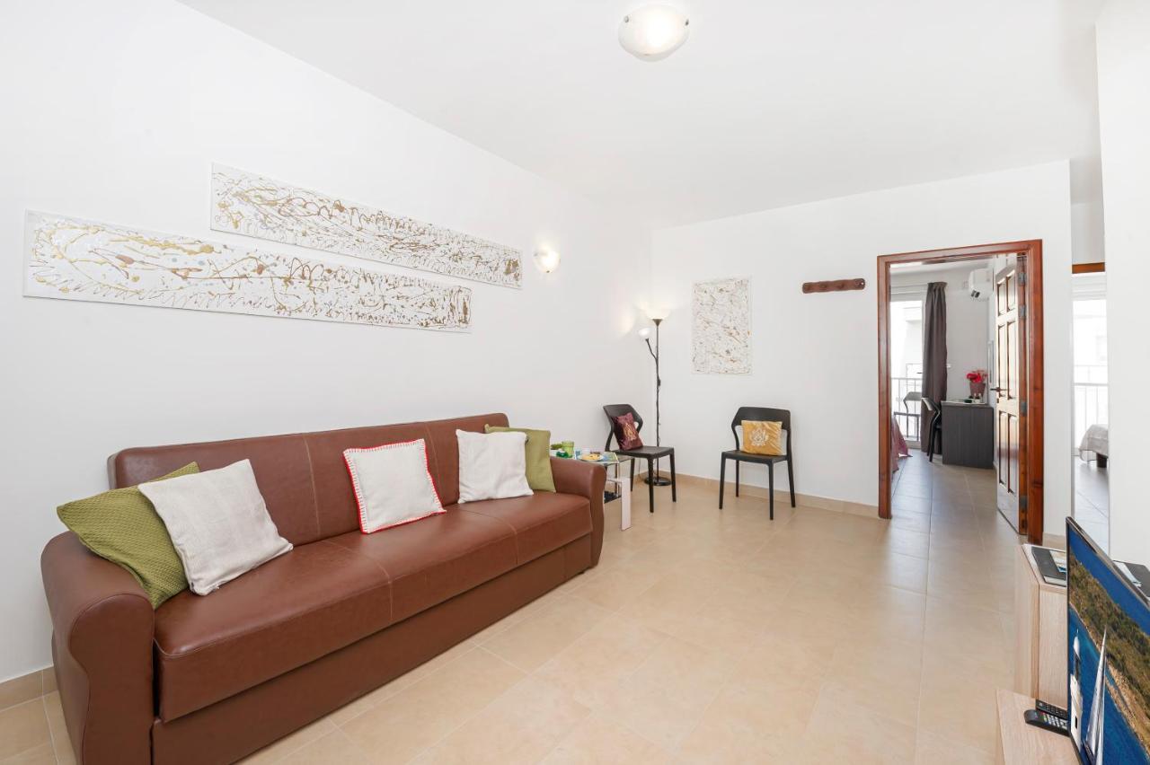 Summer Breeze Apartment With Panoramic Terrace - By Getawaysmalta Mellieħa Exteriör bild