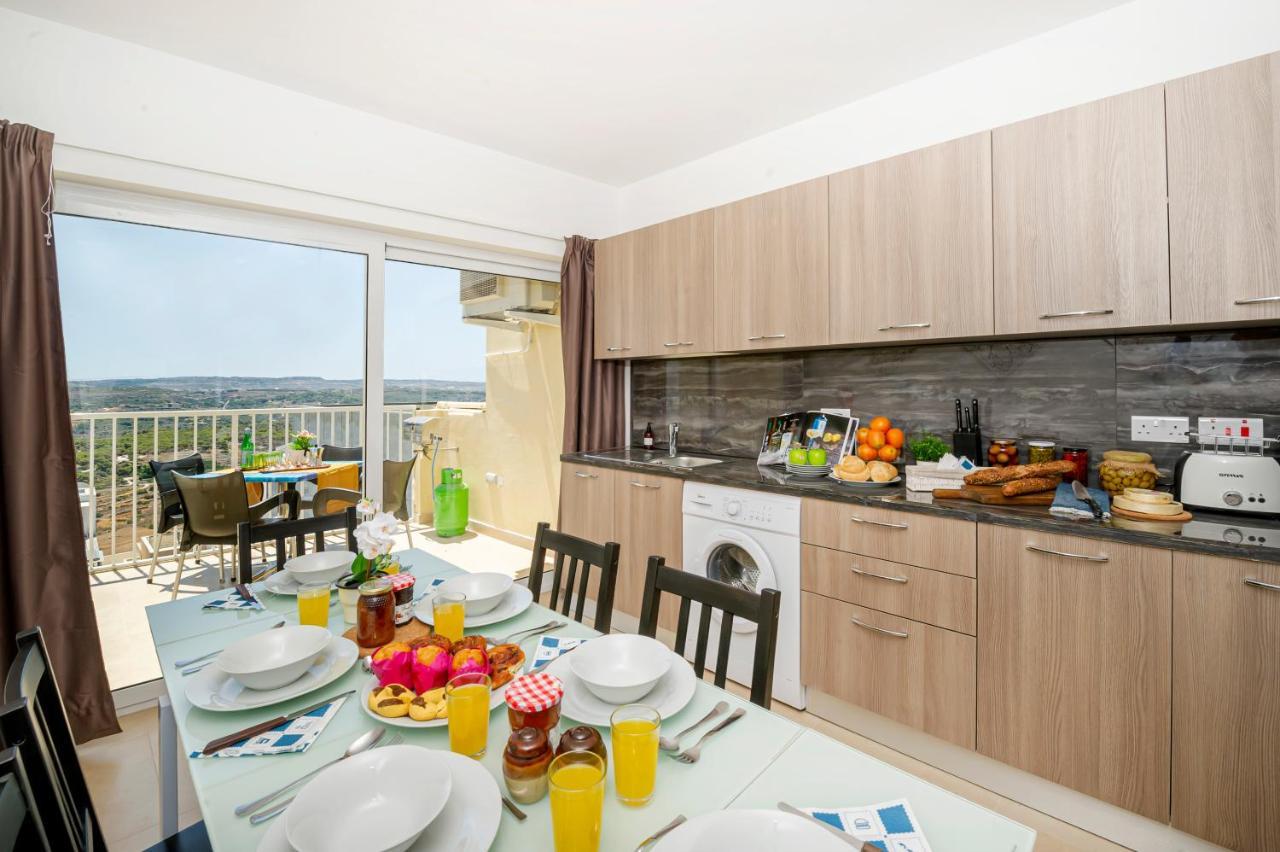 Summer Breeze Apartment With Panoramic Terrace - By Getawaysmalta Mellieħa Exteriör bild