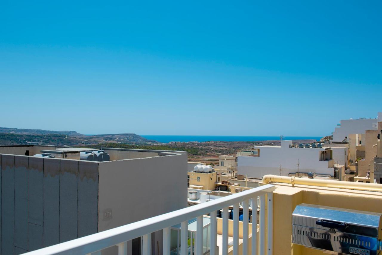 Summer Breeze Apartment With Panoramic Terrace - By Getawaysmalta Mellieħa Exteriör bild