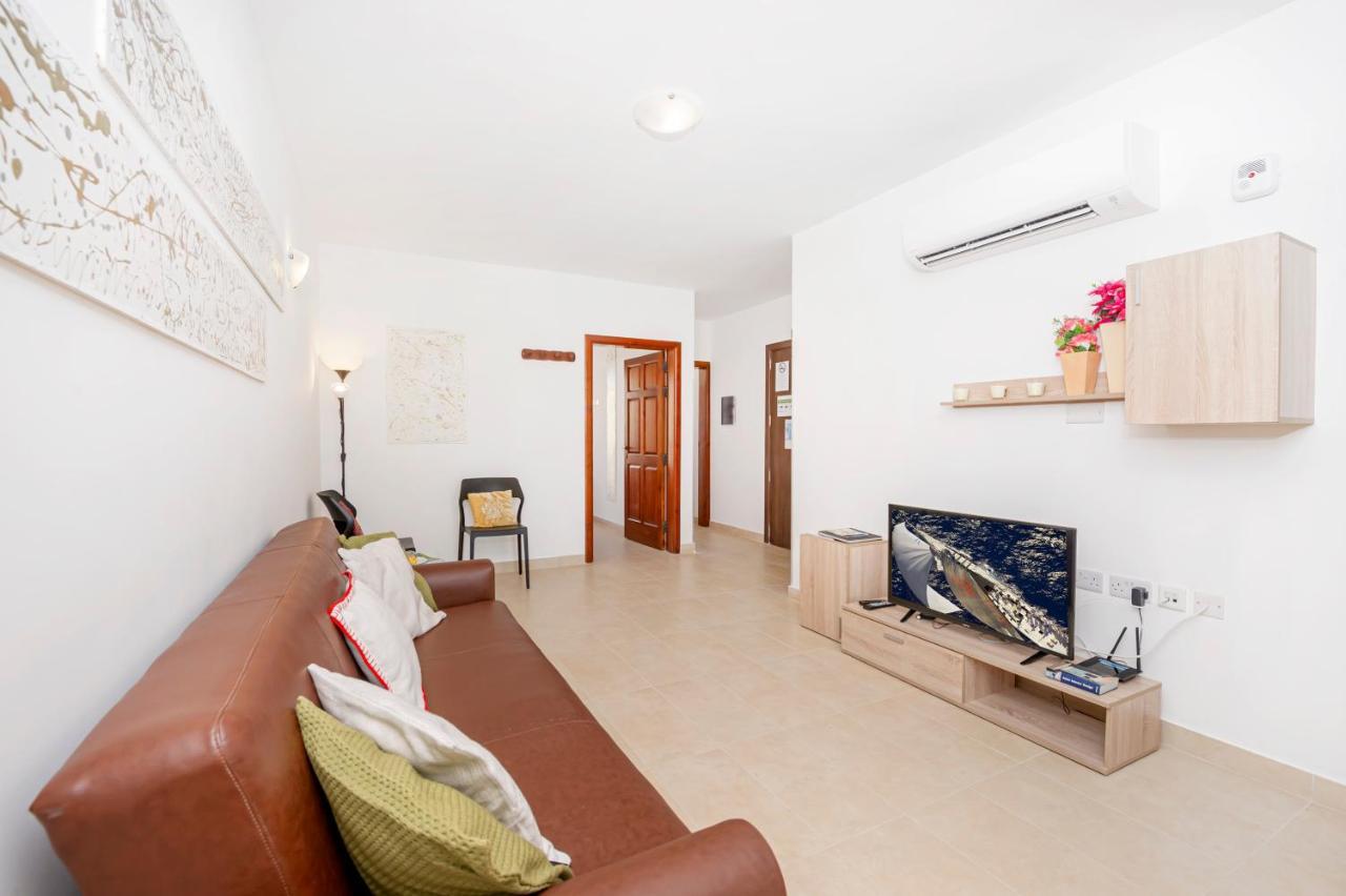 Summer Breeze Apartment With Panoramic Terrace - By Getawaysmalta Mellieħa Exteriör bild